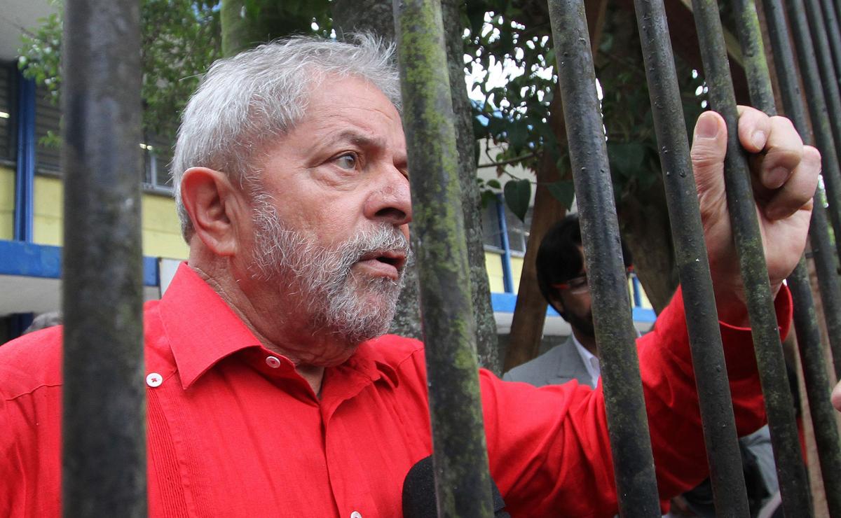 Gestão Lula é avaliada como ótima e boa por 44%, mas 51% consideram o governo péssimo, ruim ou regular