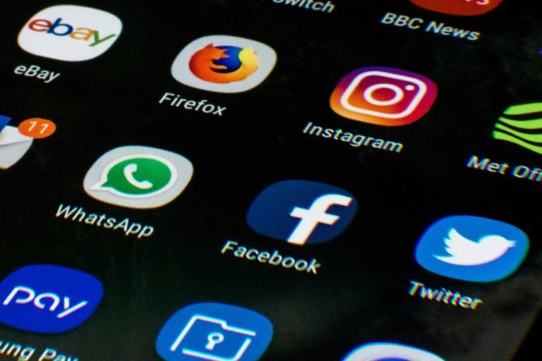 Pesquisa sugere que uso frequente de redes sociais altera desenvolvimento do cérebro de adolescentes 