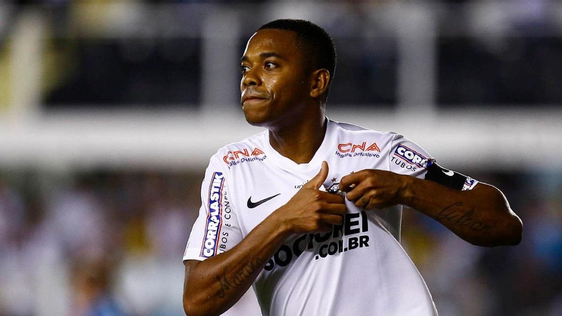 Robinho sugere entregar passaporte em ação do STJ que pode levá-lo à prisão