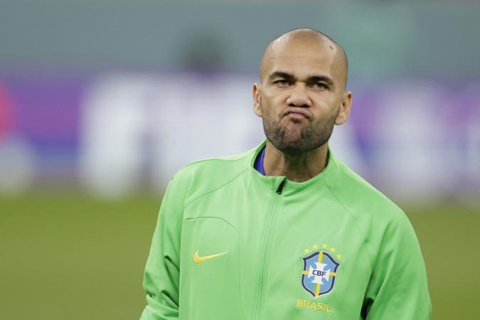 Em novo depoimento, Daniel Alves confirma penetração, mas diz que relação foi ‘consentida’