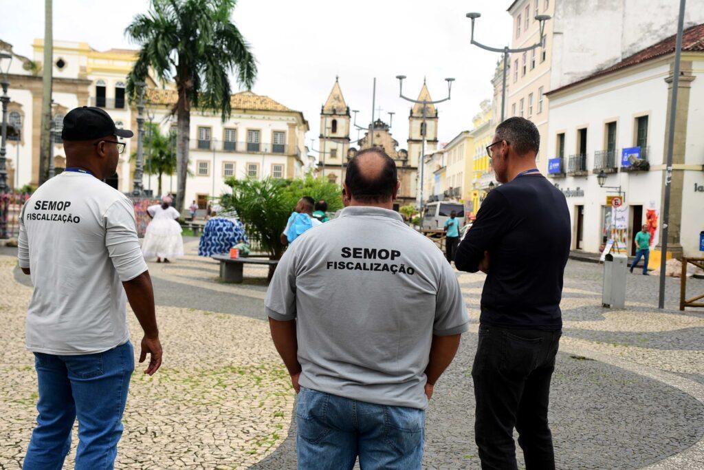 Semop amplia número de agentes e distribui materiais no Centro Histórico
