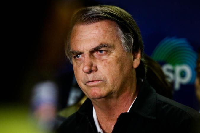 Com placar de 5 a 2, TSE torna Bolsonaro inelegível por oito anos