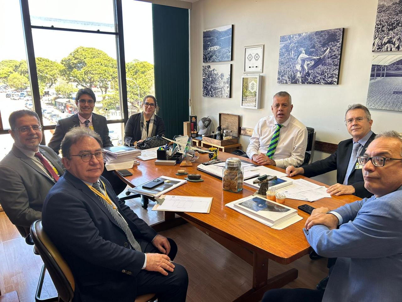 ABIH Nacional apresenta impactos da reforma tributária em encontro com parlamentares em Brasília