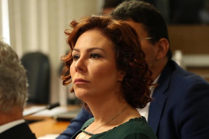 PF faz buscas em endereços de Carla Zambelli e prende hacker Walter Delgatti