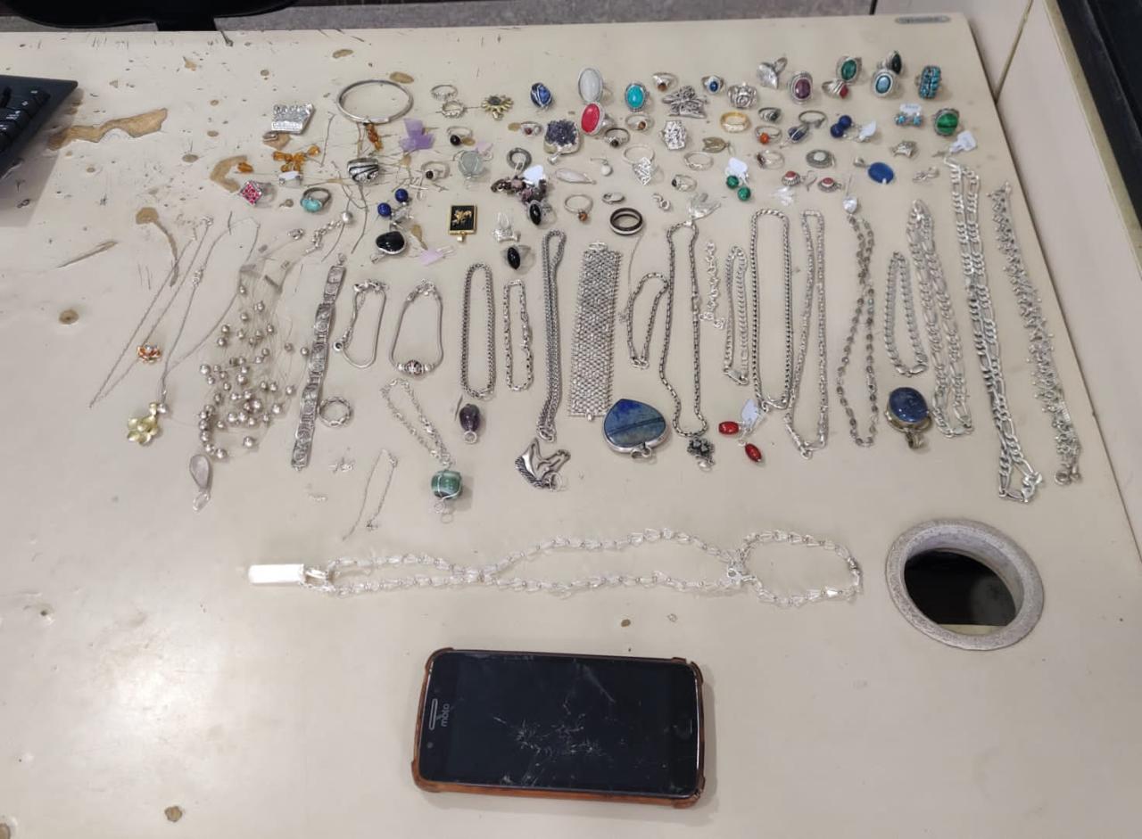Policia Civil prende homem e recupera duzentos mil reais em joias