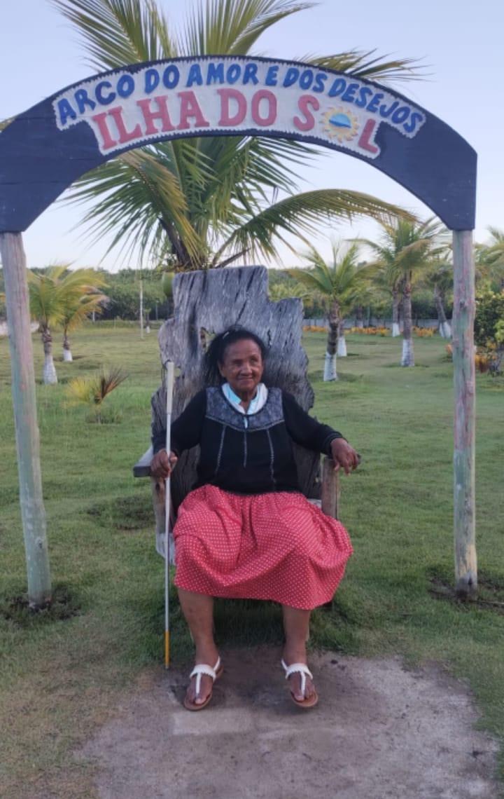 Alunos do SENAC Apoiam Iniciativa da Coconut Experience com Turistas com Deficiência Visual em Porto Seguro