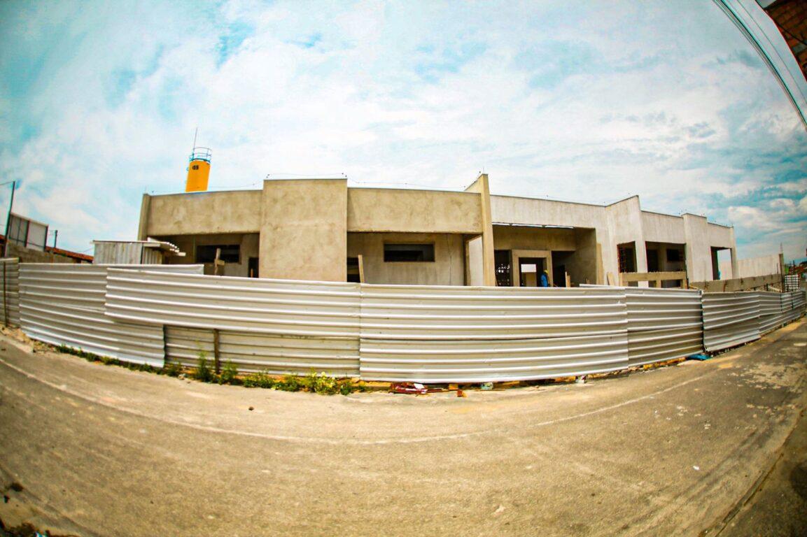 Prefeitura de Teixeira de Freitas prossegue com a construção de mais uma instituição de ensino
