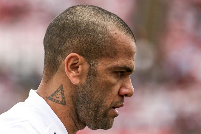 Tribunal de Barcelona encaminha Daniel Alves a julgamento por crime de agressão sexual