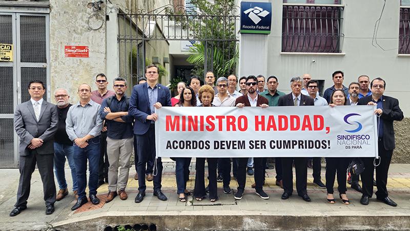 Greve de auditores atrasa remessas internacionais, causa filas na fronteira e suspende até sessão do Carf