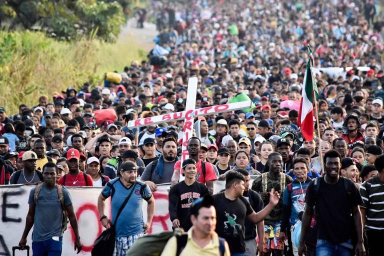 Mais de 11 mil migrantes esperam em acampamentos no México para tentar entrar nos EUA