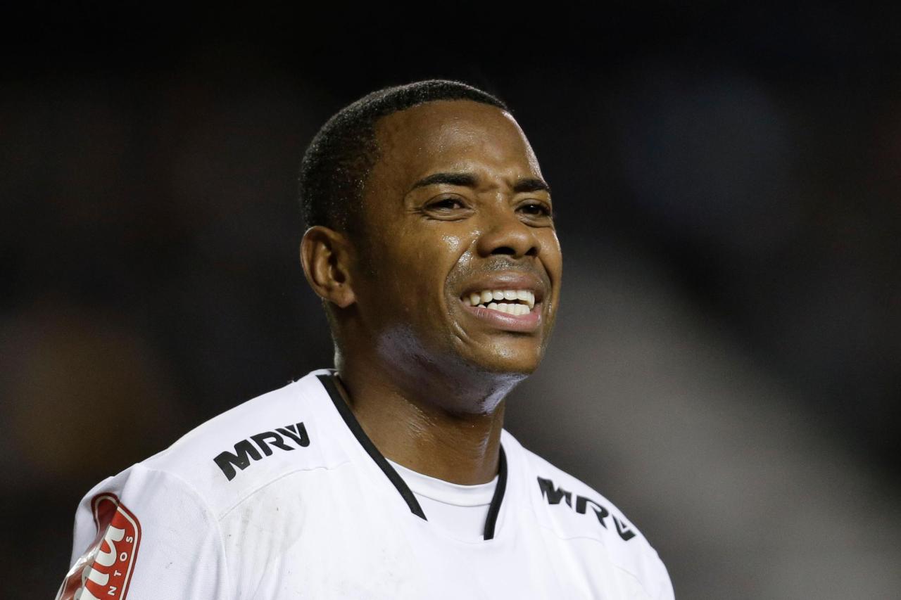 STJ decide pelo cumprimento imediato da pena de Robinho no Brasil