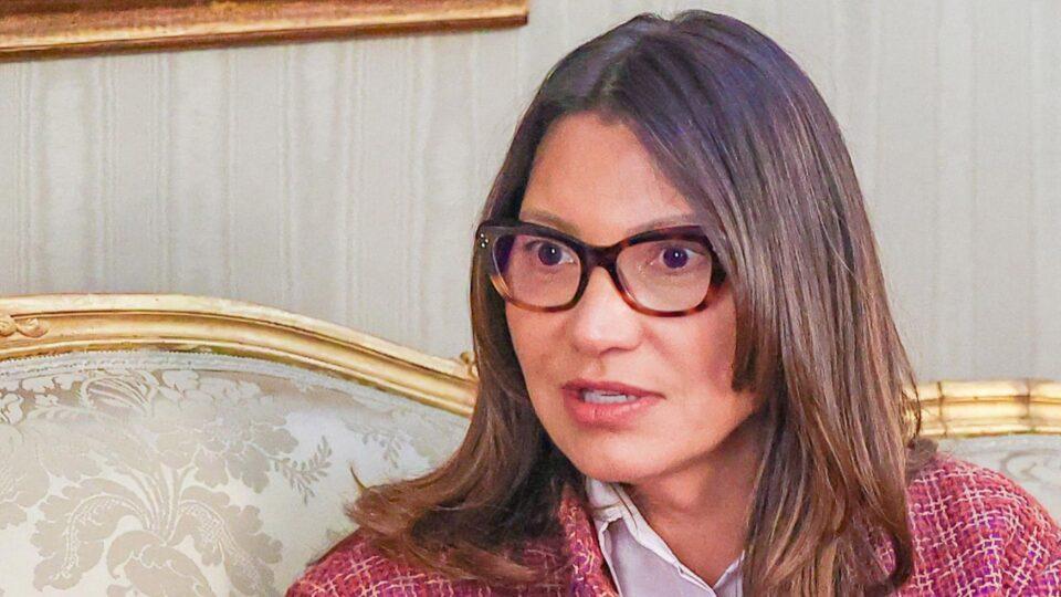 Filho do Presidente, chama a mulher dele de Puta