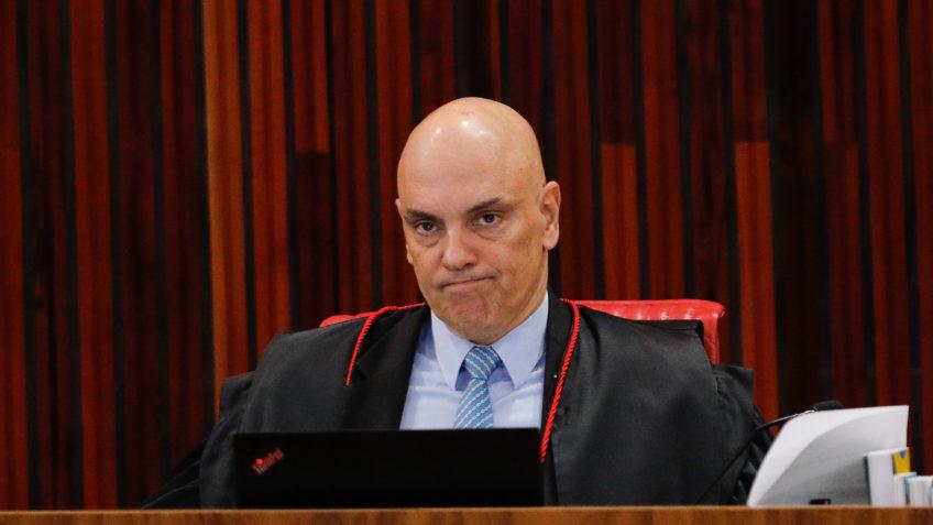 Mensagens apontam que Moraes usou TSE para investigar bolsonaristas, diz jornal