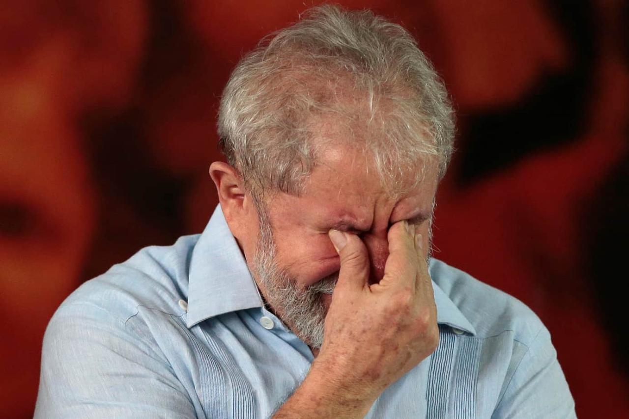 Aprovação do Presidente despenca para 24%, a menor de todos os mandatos
