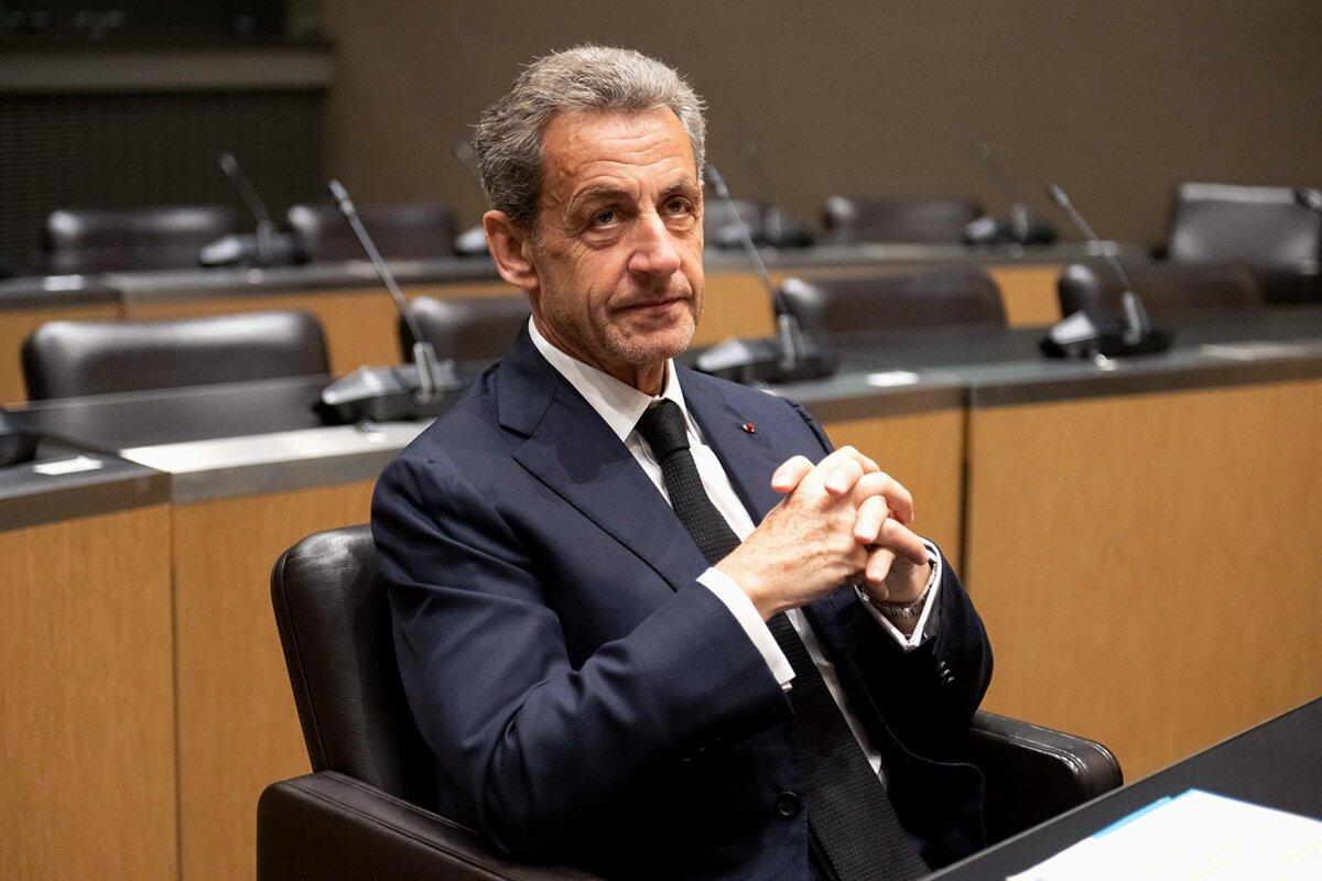 Ex-presidente da França é condenado por corrupção, mas recebe tornozeleira eletrônica e evita prisão