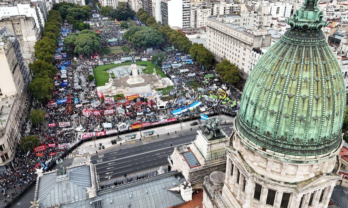 Argentina em Recuperação: A Verdade por Trás das Greves
