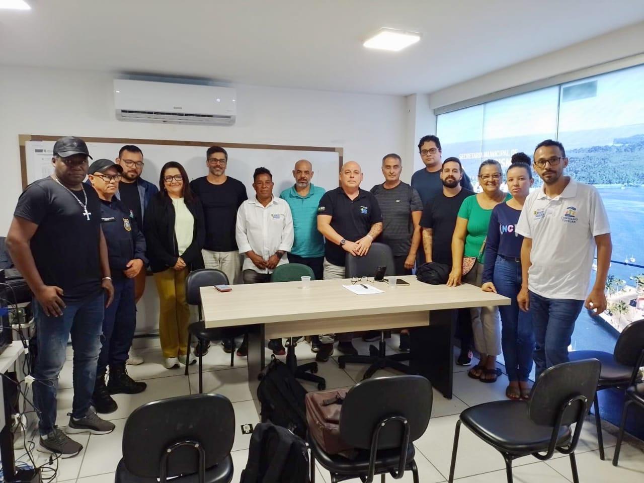 CDL e empresários da Passarela da Cultura se reúnem com secretarias para tratar da organização do corredor turístico