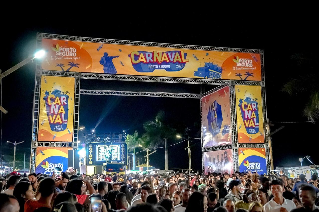 Carnaval de Porto Seguro é aberto com show de Pablo para mais de 100 mil pessoas na Passarela da Cultura