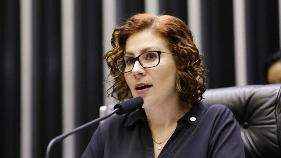 Moraes arquiva inquérito contra Zambelli por obstrução de investigação