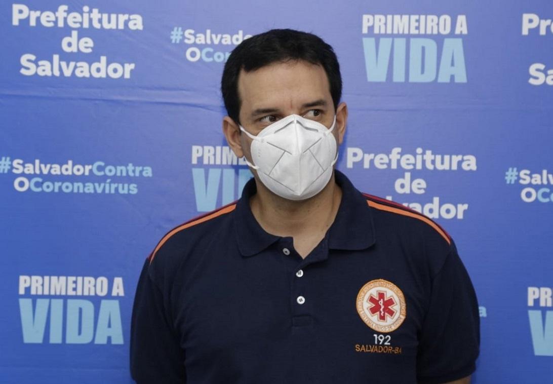 Leo Prates lança livro sobre bastidores da pandemia em Salvador
