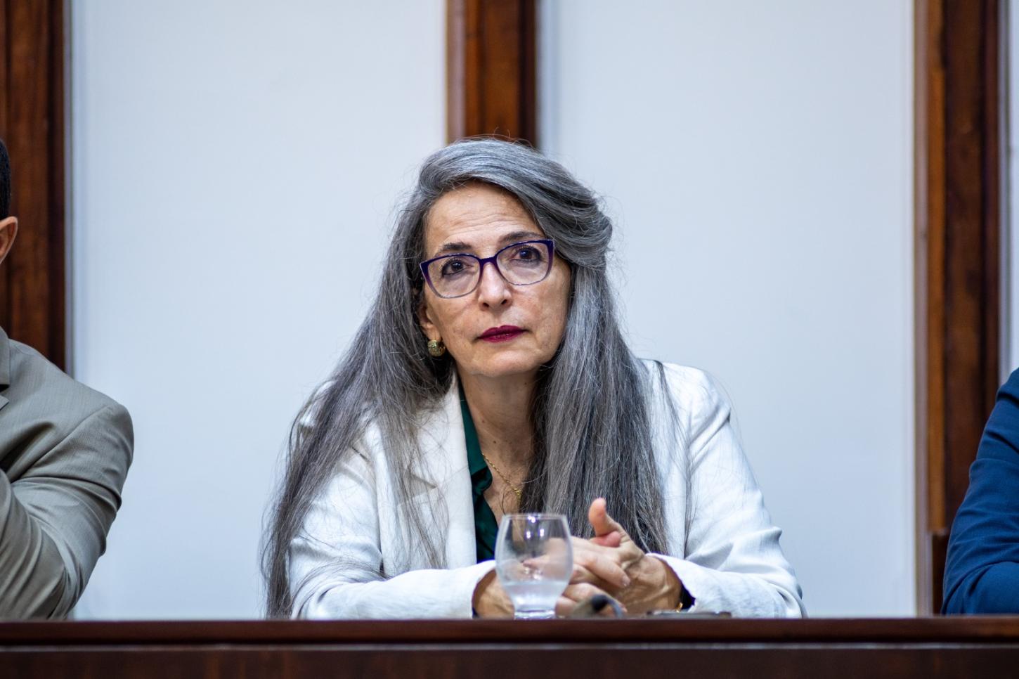 Raissa Soares cobra governo Jerônimo após morte de bebê à espera de regulação e pacientes sem cirurgia no Hospital LEM