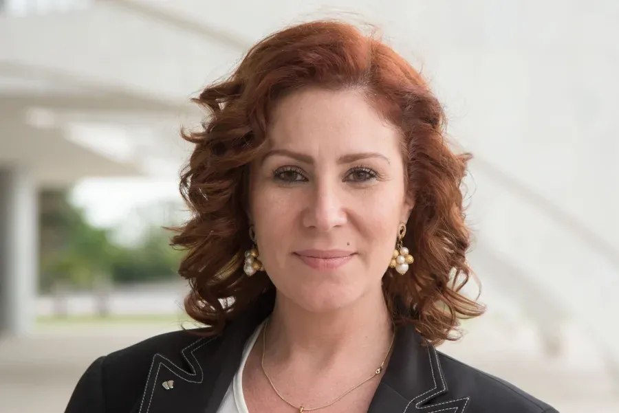 Carla Zambelli deixa presídio na Itália após extradição ser anulada.