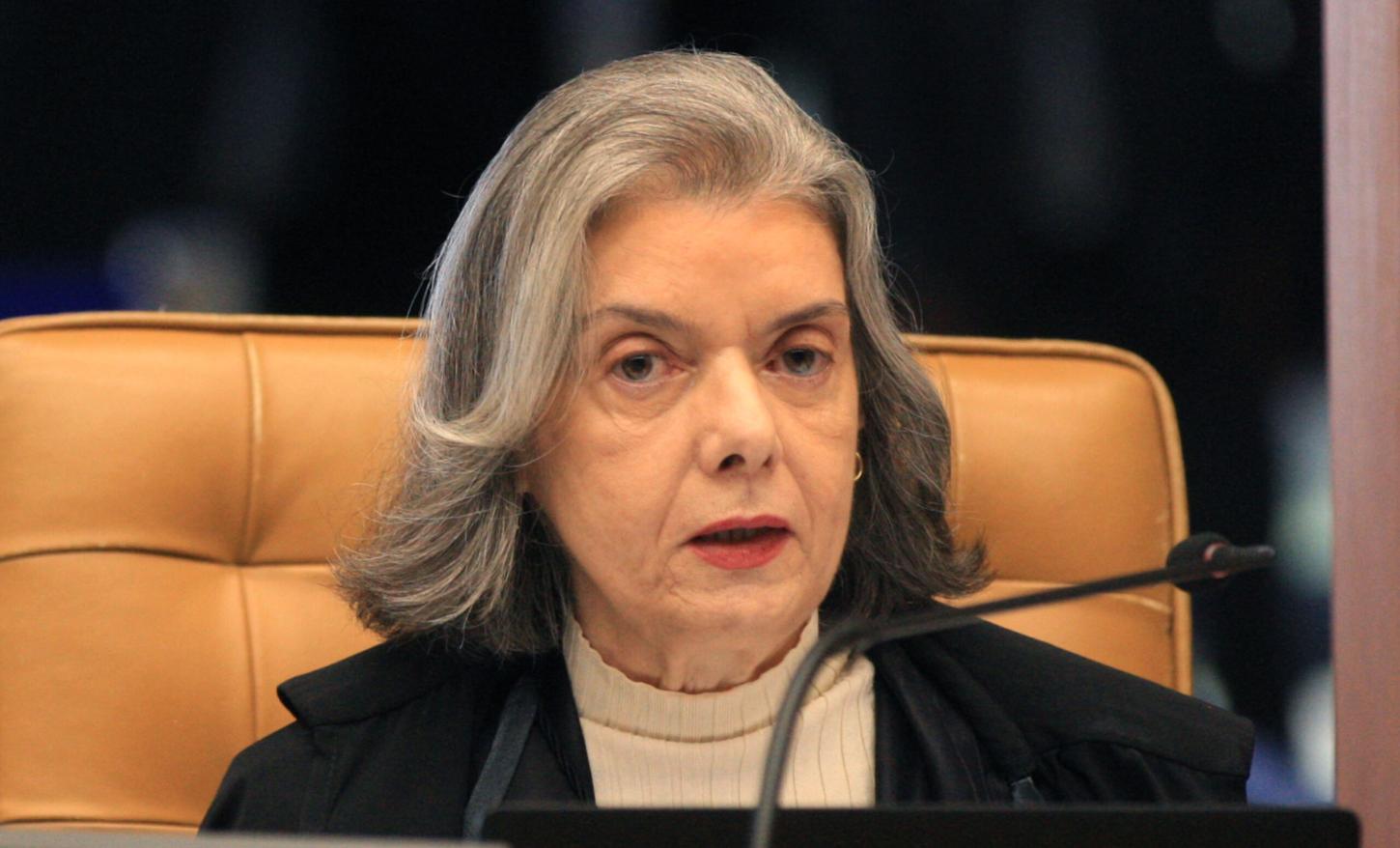 Cármen Lúcia vota por derrubar flexibilização da Lei da Ficha Limpa