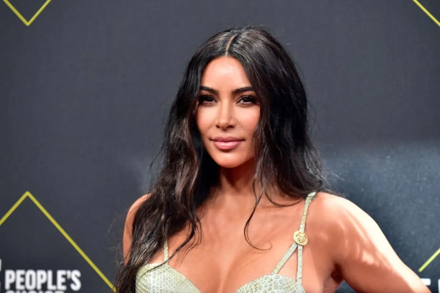 Remessa da marca de Kim Kardashian é apreendida com mais de R$ 40 mi em cocaína