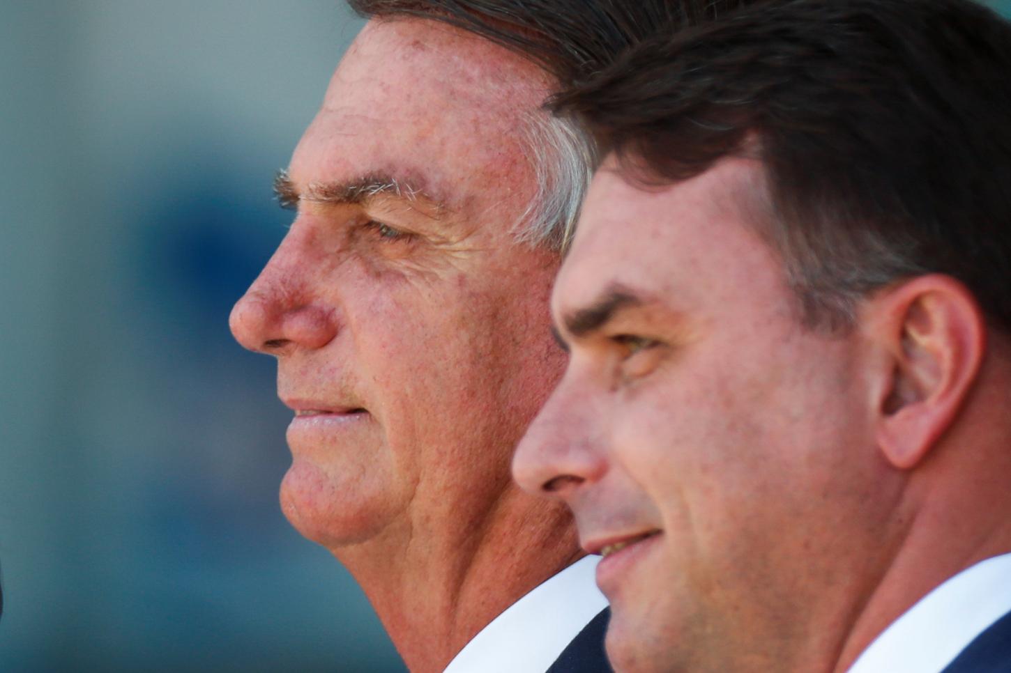OAB pede que Moraes autorize Flávio a visitar Bolsonaro como advogado 
