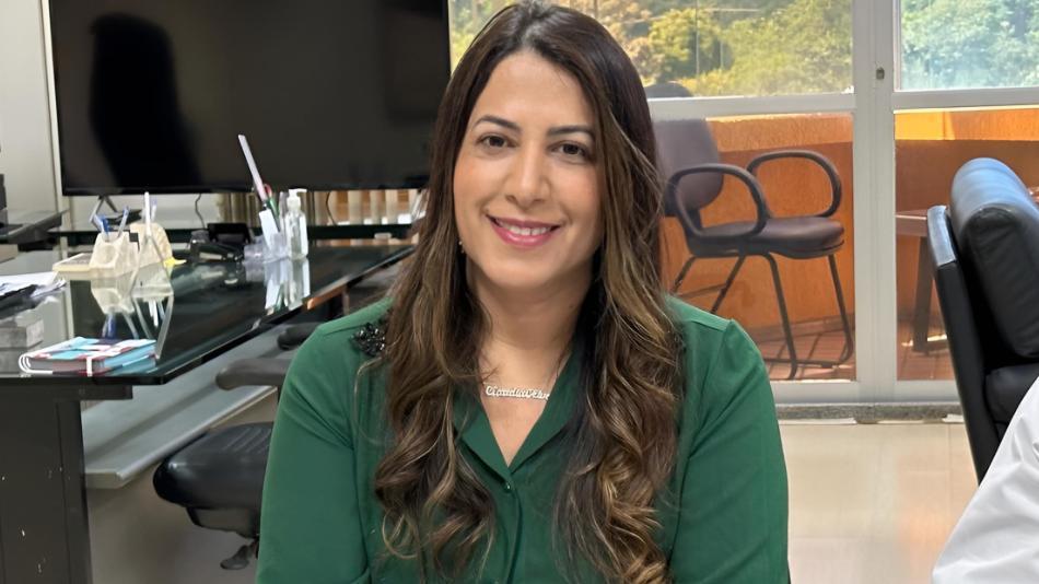 Claúdia Oliveira