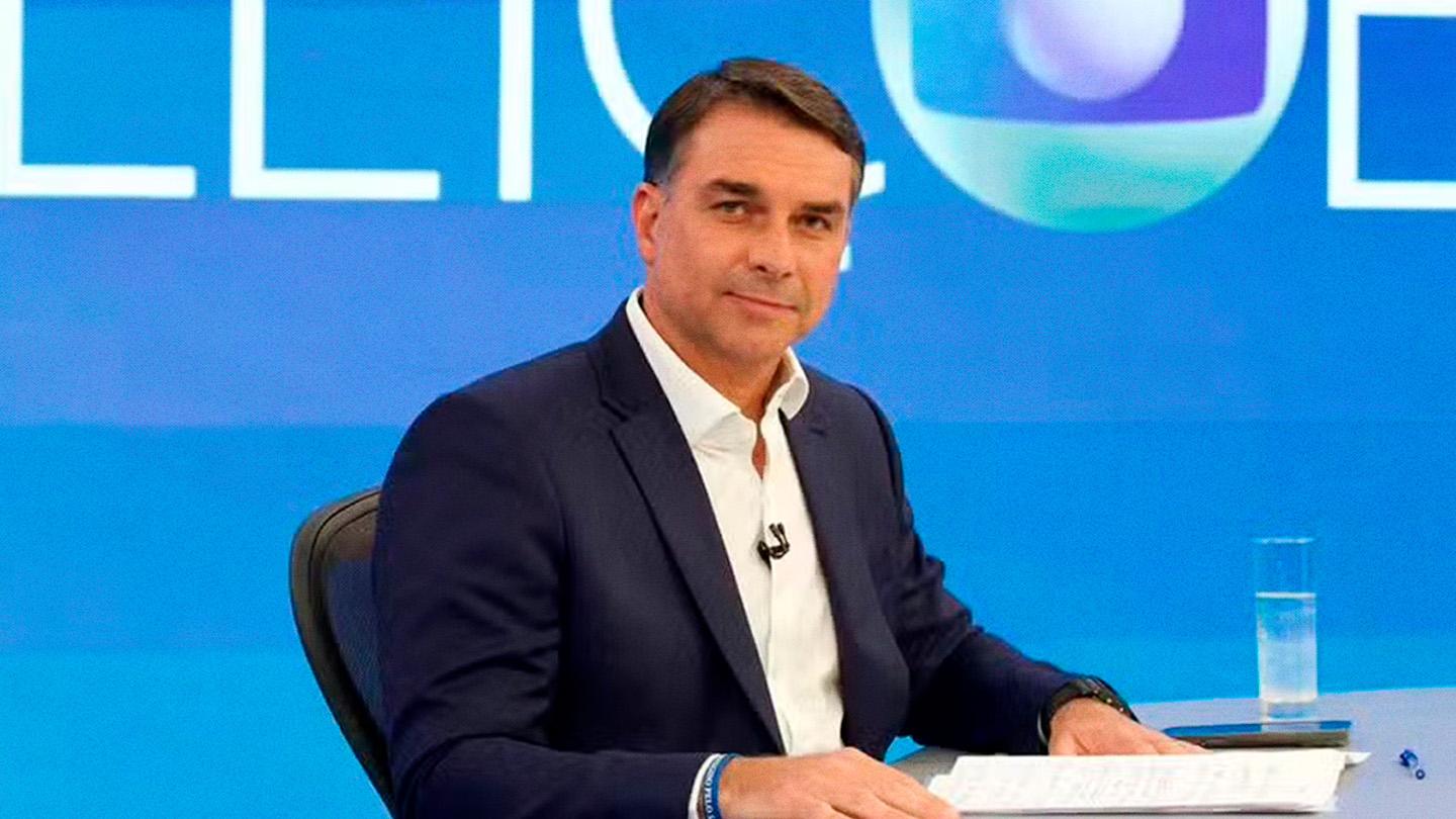 Equilíbrio sob tensão: a estratégia e os gargalos de Flávio Bolsonaro na sabatina nacional