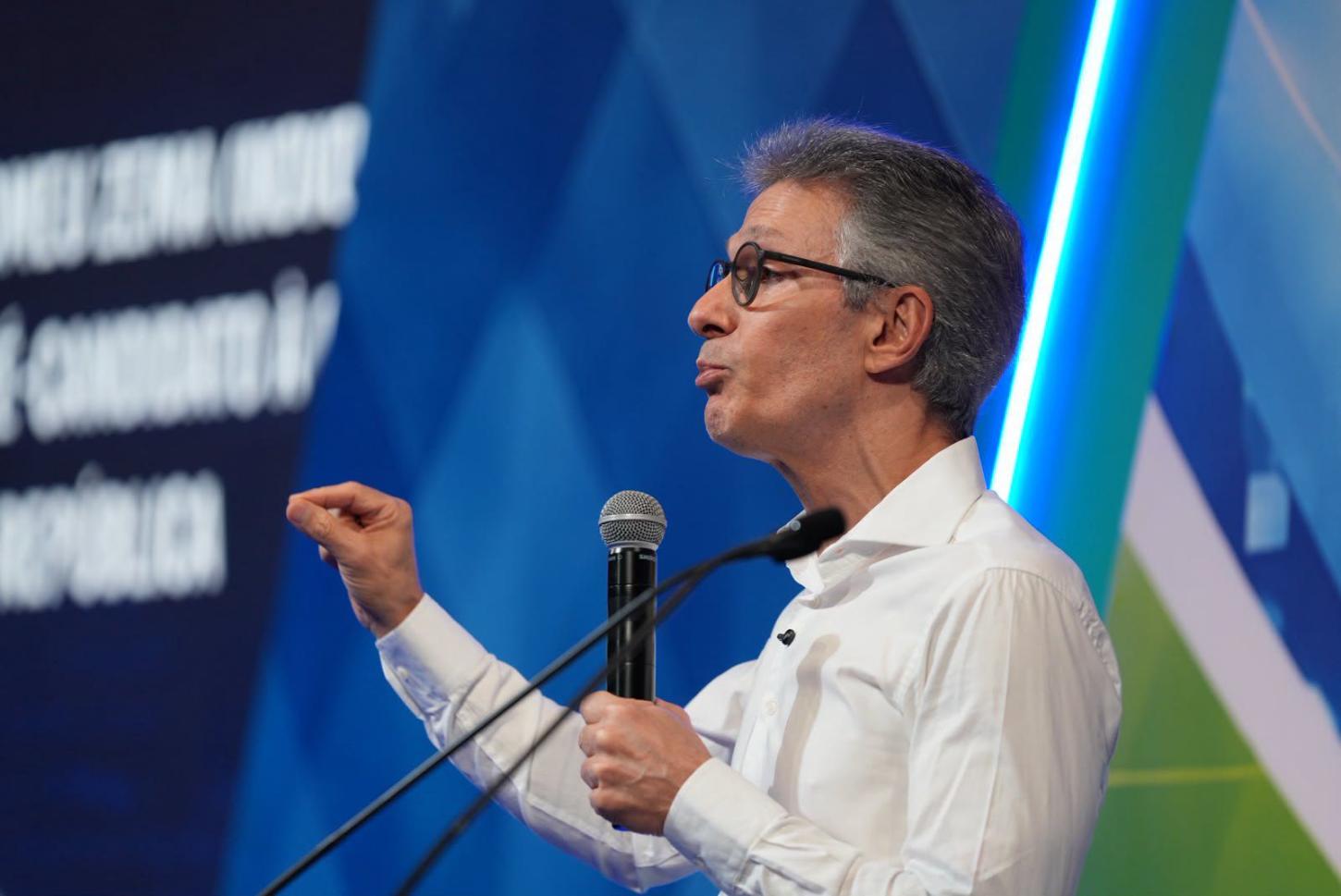 ‘Está muito mais para bandido do que para juiz’, diz Zema sobre ministros do STF