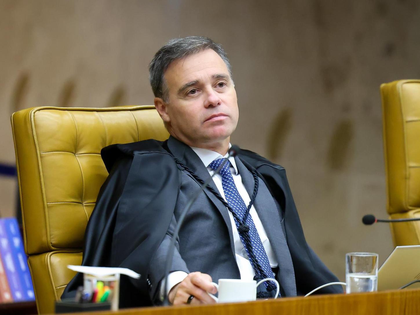 Fachin adia julgamento sobre atuação de Mendonça no caso Master 