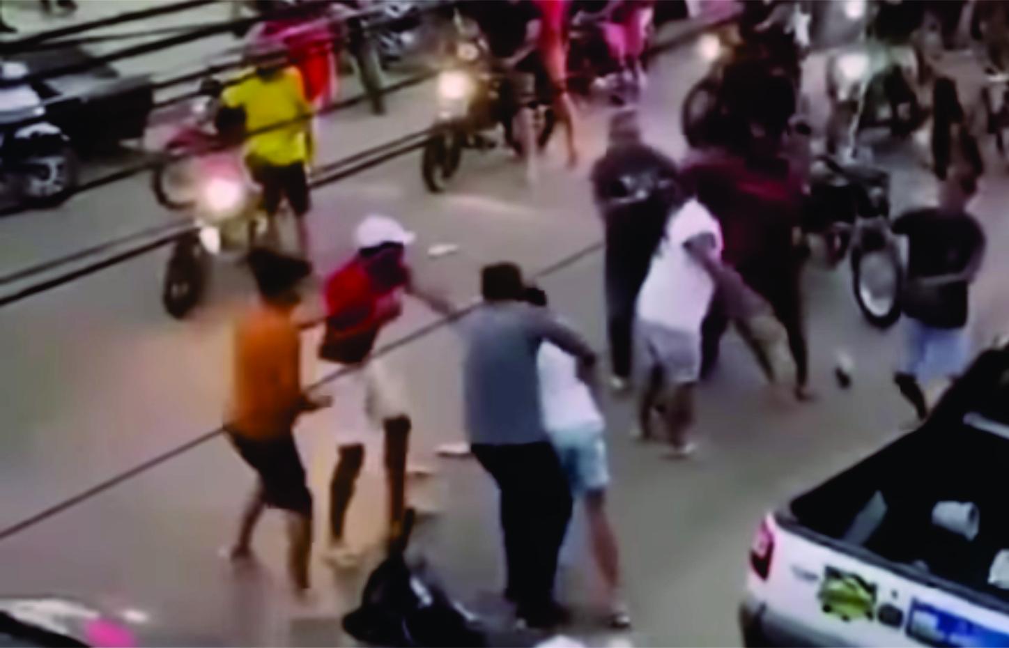 Homem Ataca Motociclista Durante Carreata Política na Cidade