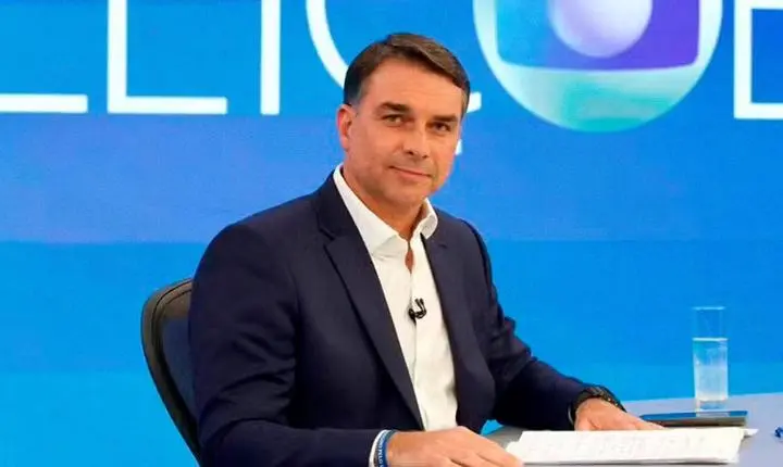 Equilíbrio sob tensão: a estratégia e os gargalos de Flávio Bolsonaro na sabatina nacional