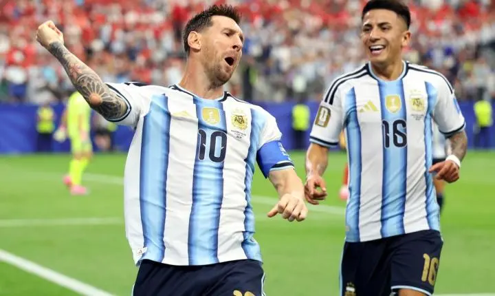 Messi faz dois gols, quebra recorde e Argentina vence Áustria na Copa.