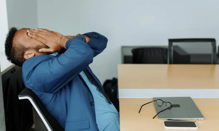 Novas regras sobre saúde mental no trabalho entram em vigor e exigem mudança cultural nas empresas