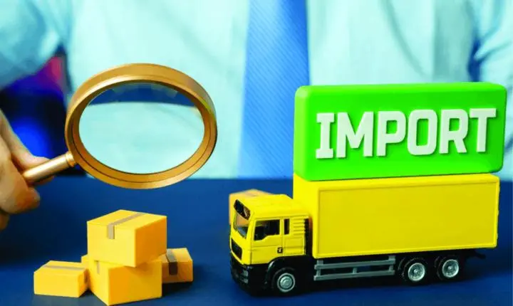 Um ano de tarifaço e um governo que não apresenta saída